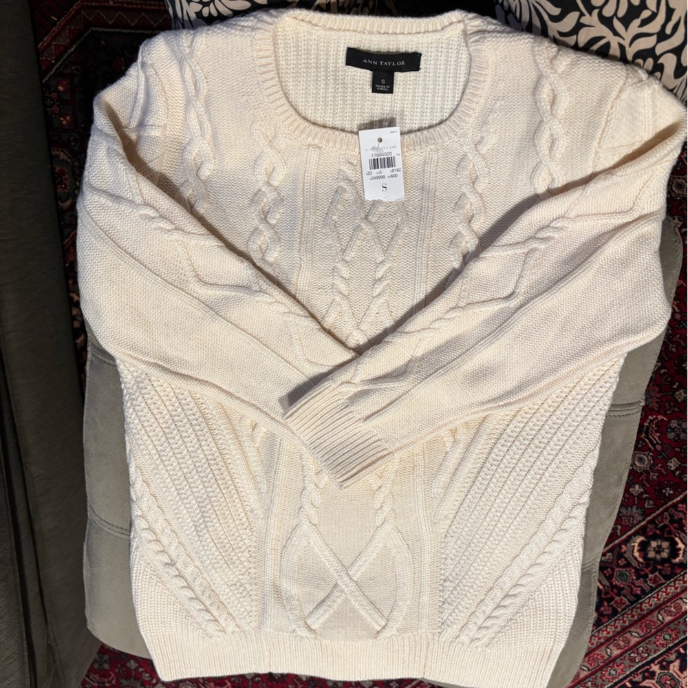 Ann Taylor Cable knit pullover